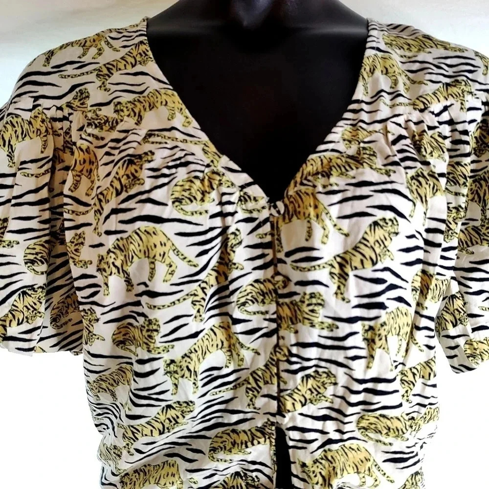 Tiger Crop Top EUC ❤️🐅 - Picture 4 of 15